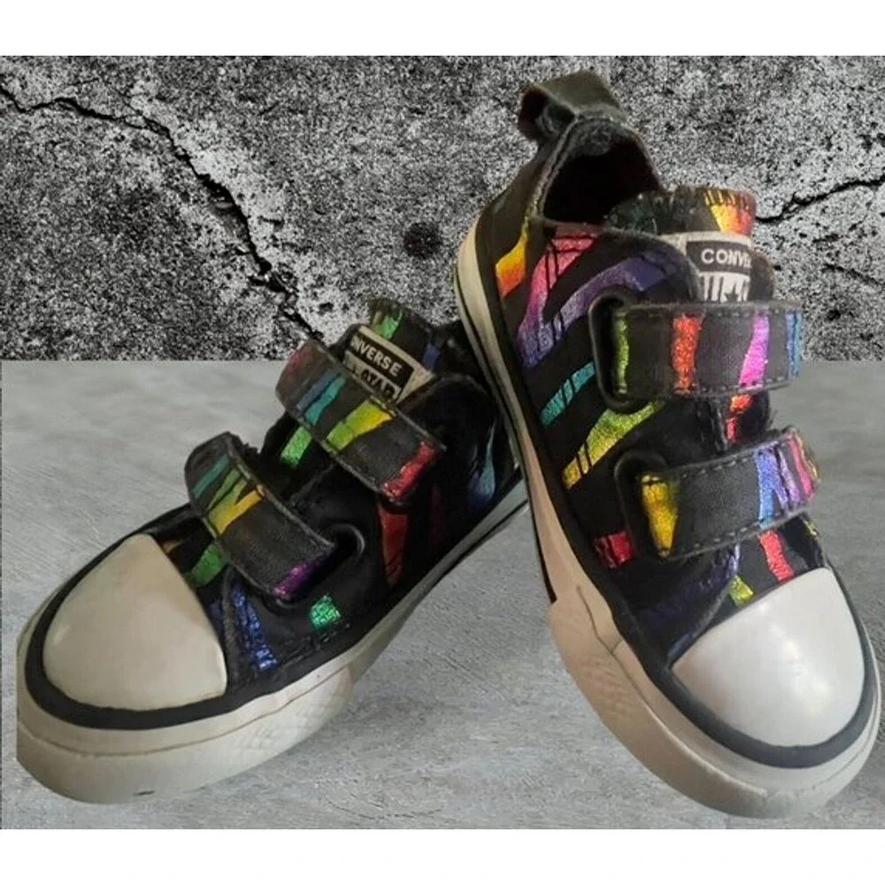 CONVERSE ALL STAR✨ Baby Sneakers / Shoes Size 4 Easy-On hook and loop Closure